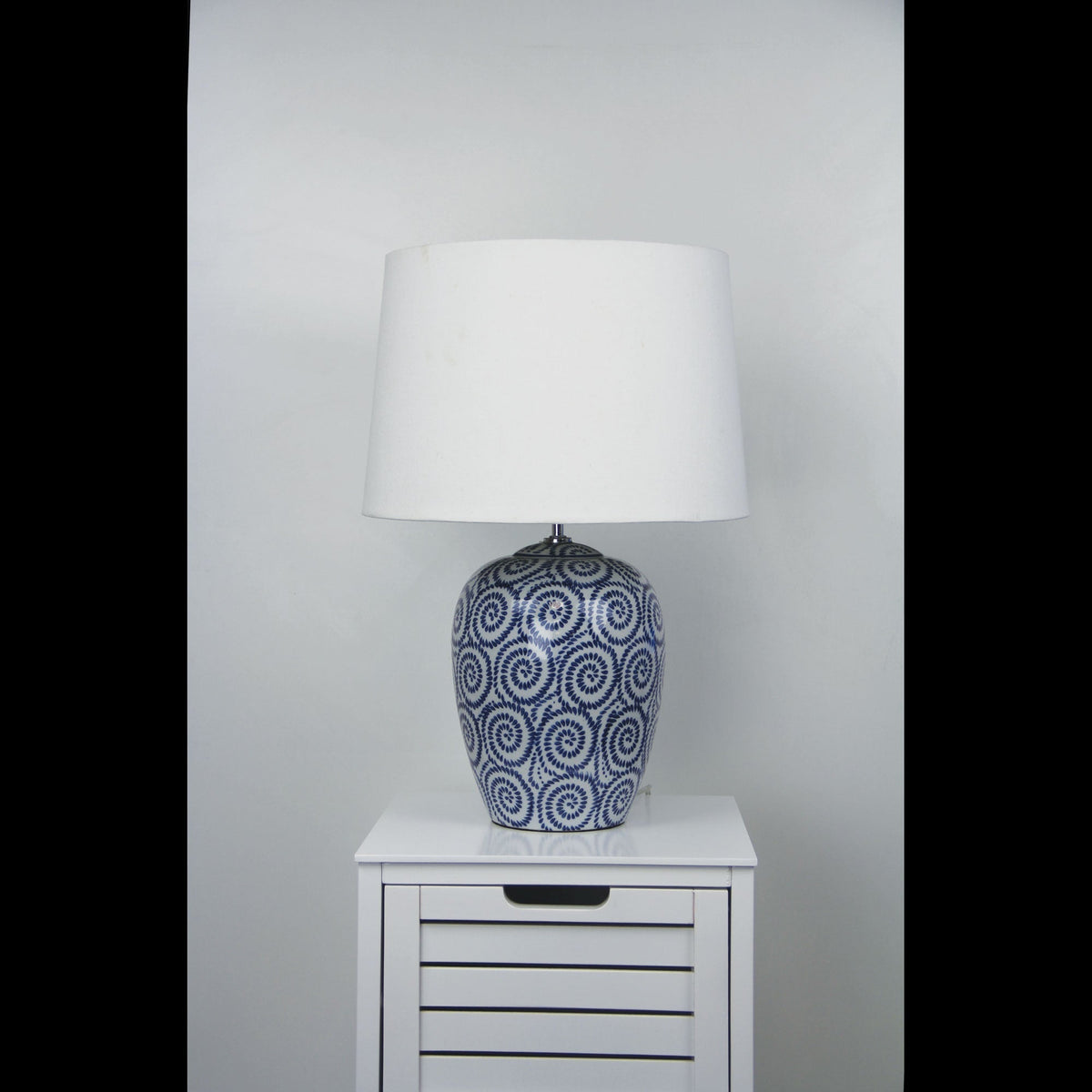 Pippi Swirled Complete Table Lamp