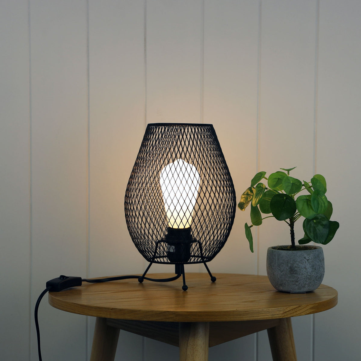 Hyzer Mesh Table Lamp Black