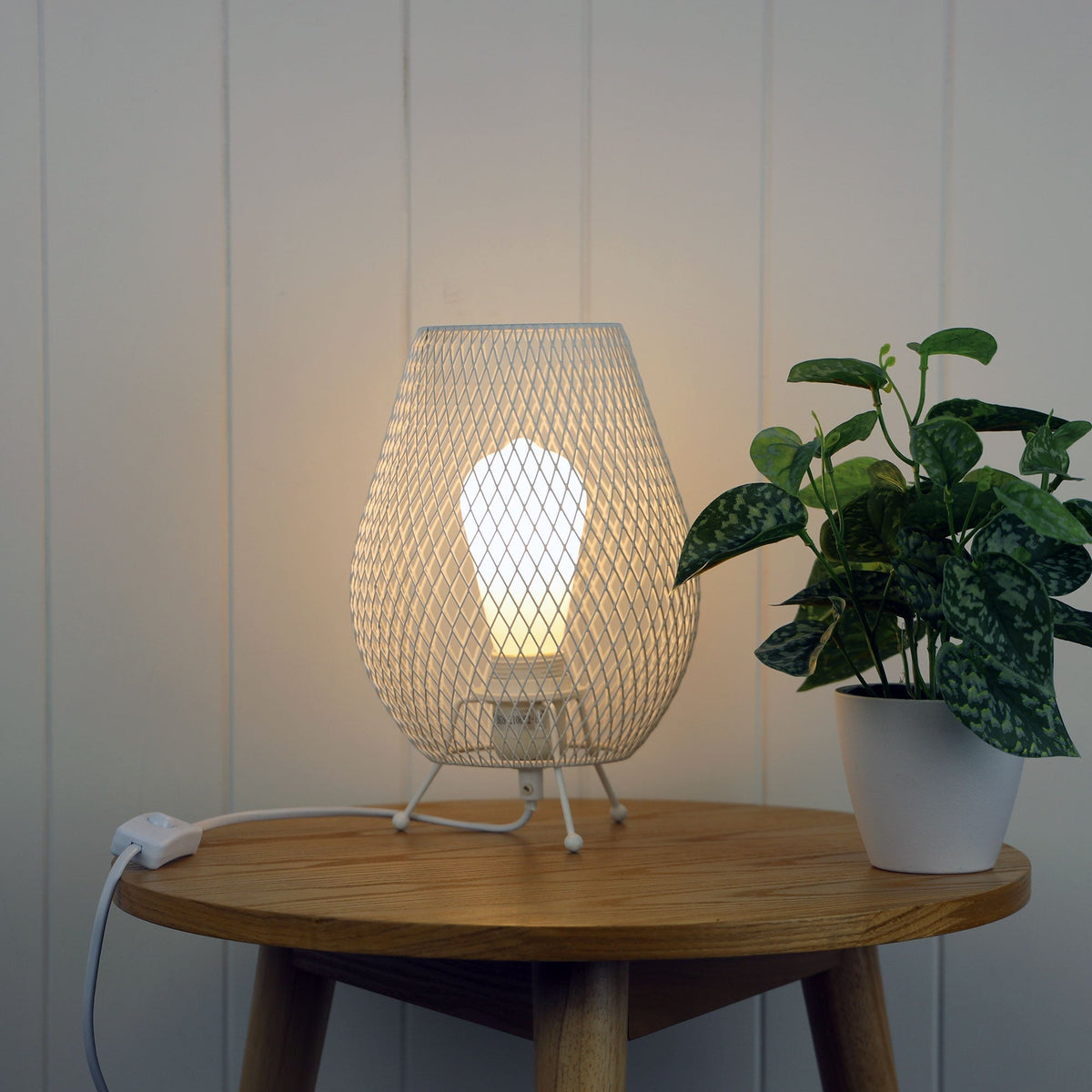 Hyzer Mesh Table Lamp White