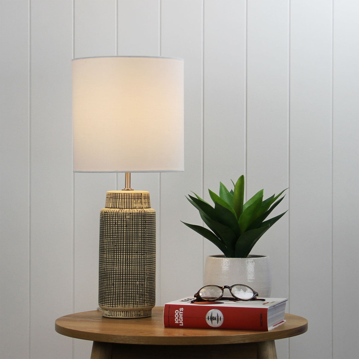 Zamora Ceramic Table Lamp Complete